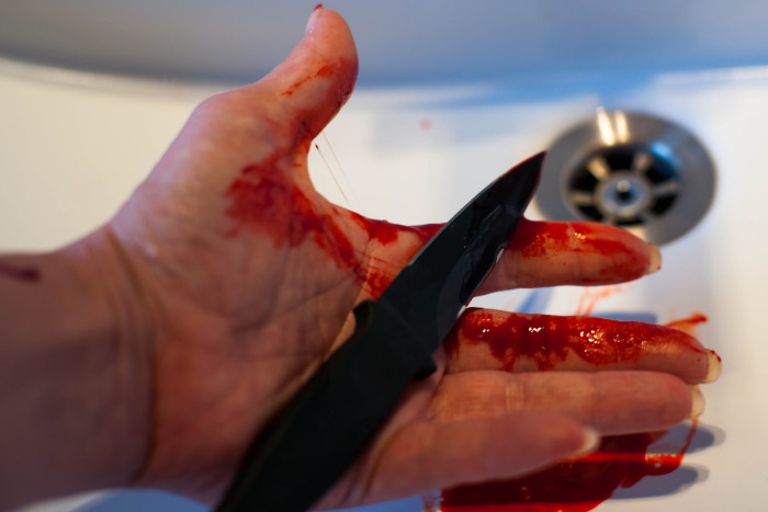 Paquistaní apuñala a 17 mujeres para 