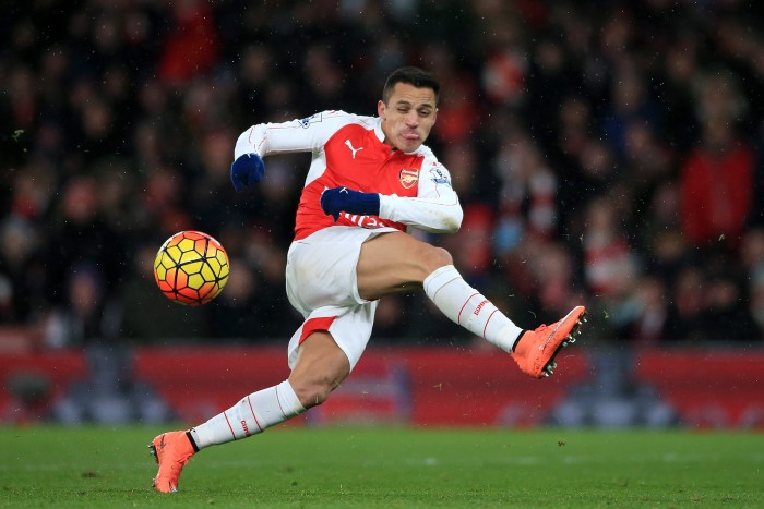 Alexis Sánchez jugó los 90 minutos en empate del Arsenal frente al Leicester