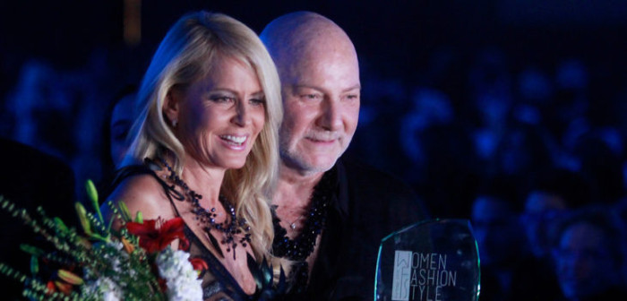 ¿Igual de regia?: Cecilia Bolocco volvió a vestir famosa transparencia de la Gala de Viña