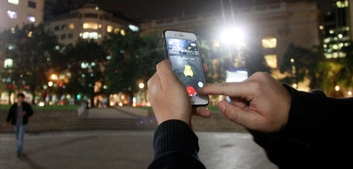 Video muestra cómo menores roban celular a joven de 20 años que iba jugando Pokémon Go