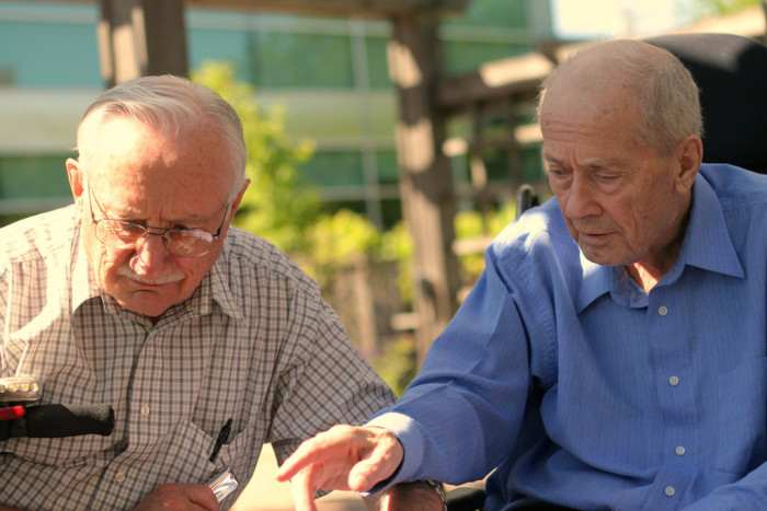 ¿Cómo enfrentar la cuarentena con pacientes con alzheimer o demencia? Expertos entregaron consejos