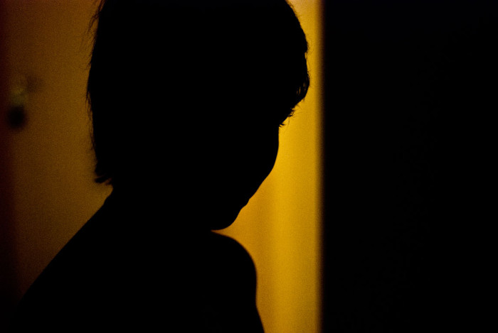 Mujer abusó de niño de 13 años con discapacidad cognitiva con el fin de quedar embarazada