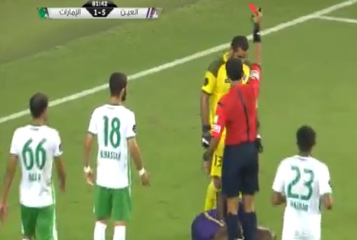 La violenta reacción de un portero que conmocionó la liga de Emiratos Árabes