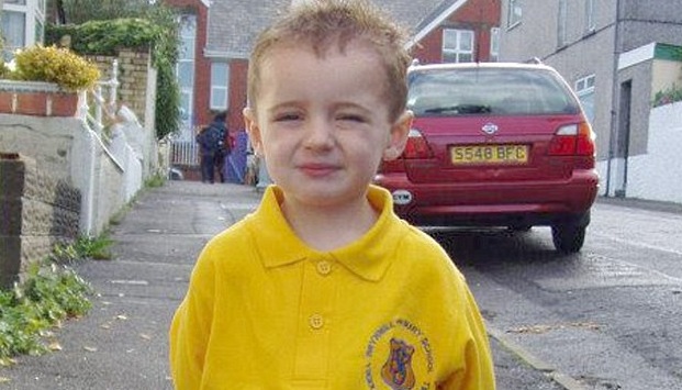 Padre muestra el crecimiento de su hijo en fotos: ahora con 15 años luce muy diferente