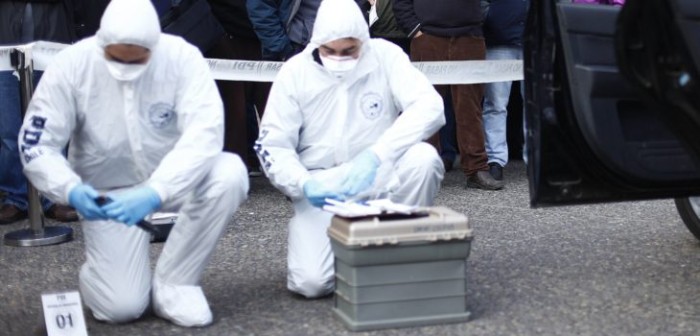 Investigan hallazgo de hermanos muertos al interior de una camioneta en Coronel