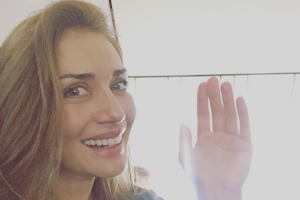 Carolina de Moras se llenó de piropos tras lucir su tonificado abdomen en Instagram