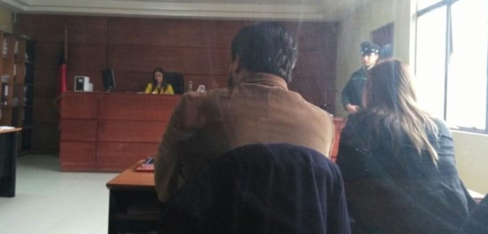 Formalizan a funcionaria de la PDI que amenazó con arma a conductor que le dio un “topón”