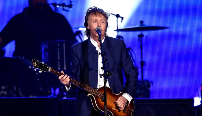 Artista invitada de Paul McCartney en concierto desató la euforia de sus fans
