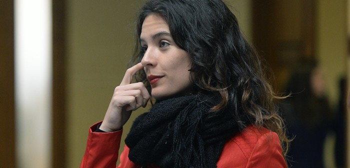 Éste es el músico que ocupa el corazón de la bella diputada Camila Vallejo