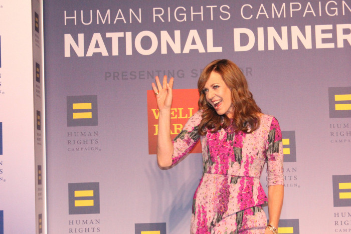 Actriz de 'The West Wing' se adjudica estrella en el 'Paseo de la Fama' de Hollywood