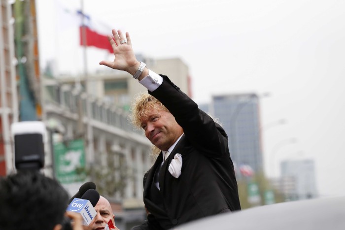 ¿Será candidato? Leonardo Farkas inscribe sitio web que especula carrera presidencial