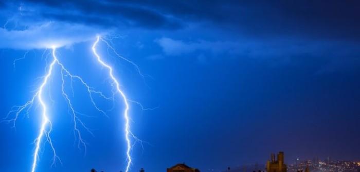 Fuerte viento, tormentas eléctricas y marejadas por sistema frontal
