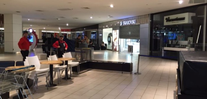 Violento asalto afecta a joyería del Mall Plaza Egaña durante partido de Chile