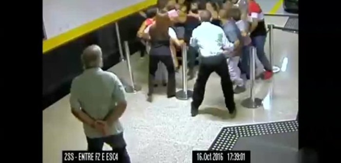 Mujer mató a dos personas tras atropellar a una multitud en Brasil