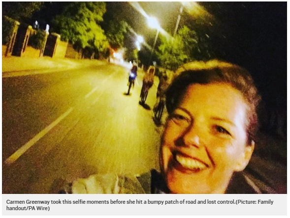 Carmen había tomado esta selfie minutos antes del accidente, muy cerca de su casa - Captura | Metro.co.uk