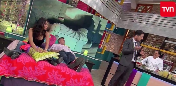 Asfixiantes formas de dormir de Domi Gallego provocó risas en panel del 