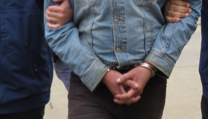 Hombre es acusado de secuestrar a expareja y de poner pegamento en su vagina en España