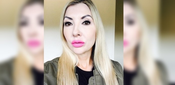 Mujer obsesionada con Barbie ha gastado millones en cirugía: le urge encontrar a su Ken