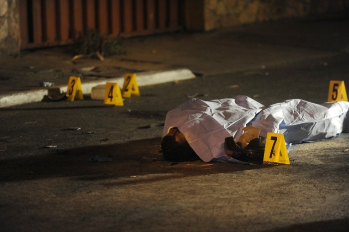 Vecinos golpearon y colgaron a hombre acusado de violar y asesinar a niña de 4 años