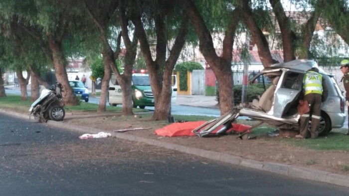 Un muerto tras violento accidente en Maipú: auto se partió por la mitad