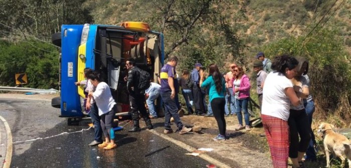 Al menos 20 heridos de diversa consideración deja volcamiento de bus en Cuesta La Dormida