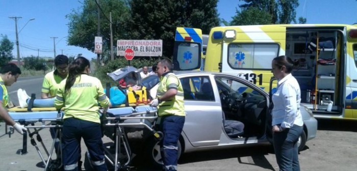 Mujer resultó lesionada tras accidente de tránsito en Los Ángeles: chofer se dio a la fuga