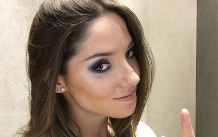 ¡Destapada! Kel Calderón desata polémica por imagen mostrando de más