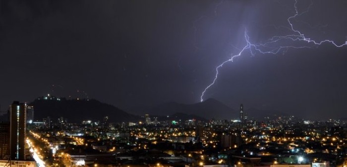 Emiten aviso de tormentas eléctricas y precipitaciones para el norte de Chile