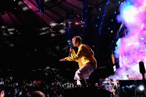 Justicia argentina procesa a Justin Bieber por agresión a un fotógrafo