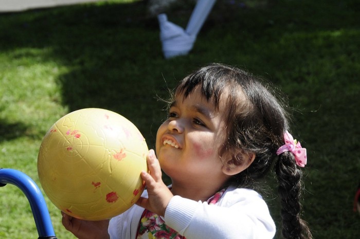Más del 60% de los niños que ingresan a Teletón tienen menos de 3 años de edad
