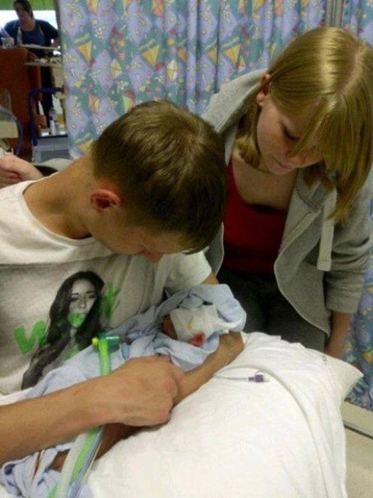 Kirsty Farbrother , Callum Lines y su hijo Reece/ Kirsty Farbrother | Facebook