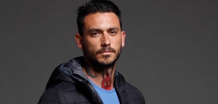 Mauricio Pinilla busca a familia afectada por incendios para entregarles ayuda