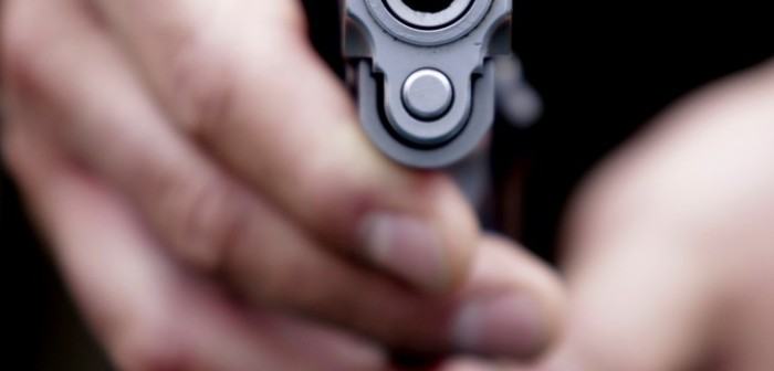 Joven muere tras ser baleado durante asalto en botillería en Coronel