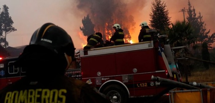 Onemi y Bomberos desmienten que detuvieran a máquinas por 2 horas para foto con un logo
