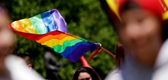 Movilh denuncia agresión a joven judío por usar polera con bandera de Israel