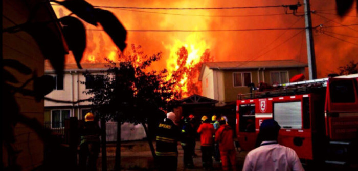 Incendio en Penco: usuarios registran impactantes imágenes del siniestro