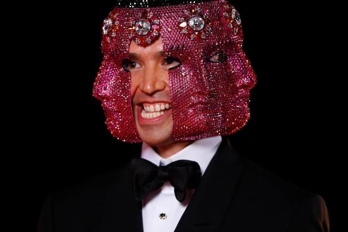 Di Mondo aparece vestido de 'corazón' en gran evento social de Nueva York