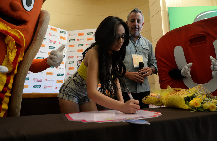 ¿Por qué la candidata mexicana a reina de Viña ha estado tan ausente en las actividades?