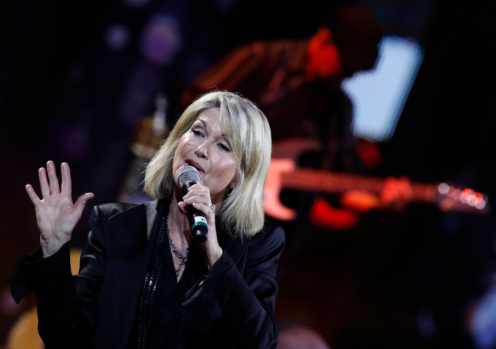 Ésta fue la constante crítica que hicieron televidentes durante show de Olivia Newton-John