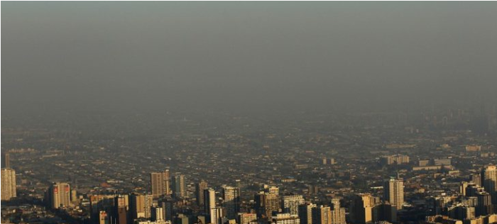 ONG cifra en 5.900 muertes asociadas al esmog en Chile en 2015: Gobierno desmiente datos
