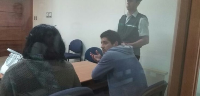 Hombre grabado tras agredir a su polola embarazada en la vía pública queda en libertad