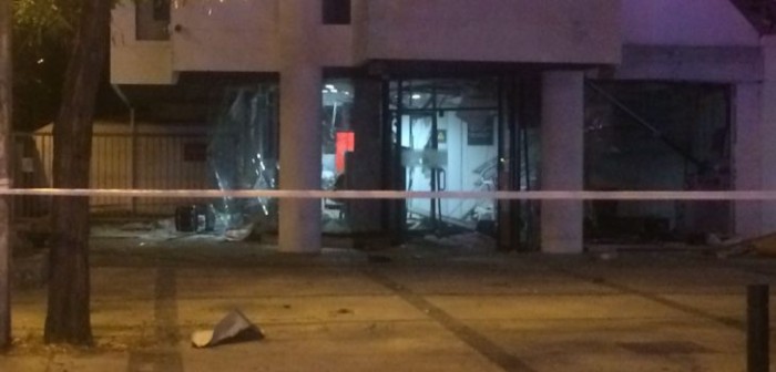 Intentan robar un cajero en Vitacura y otro en Providencia con explosión y balacera