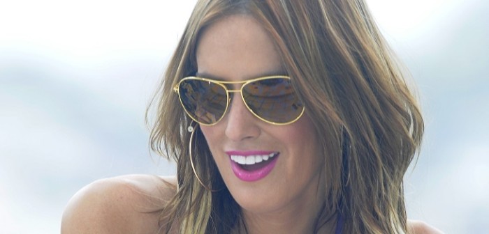 Adriana Barrientos compartió emotivo cartel con el que la sorprendieron sus fanáticos