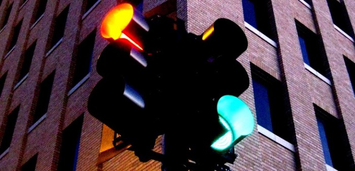 Semáforos con figuras femeninas generan debate en Australia