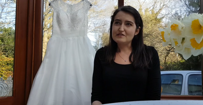 Devastada novia vende su vestido luego de terminar relación tras recibir duro diagnóstico