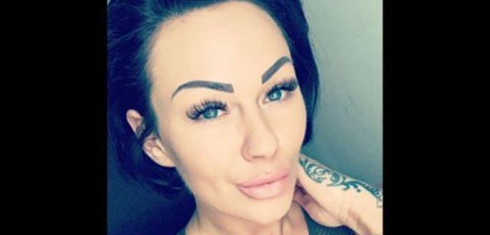 Redes sociales lapidaron fea actitud de una mujer con otra joven 