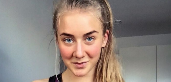 Joven muestra con una imagen lo que muchas chicas viven durante el período menstrual