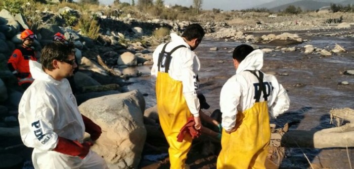Encuentran cadáver en río Maipo de posible víctima desaparecida tras aluvión