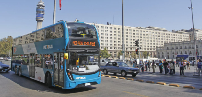 Abuela furiosa contra bus de dos pisos del Transantiago se vuelve viral