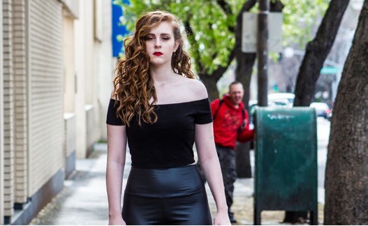 La inocente sesión de fotos que terminó en un violento registro de acoso callejero